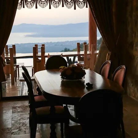 Tas Mahal İznik